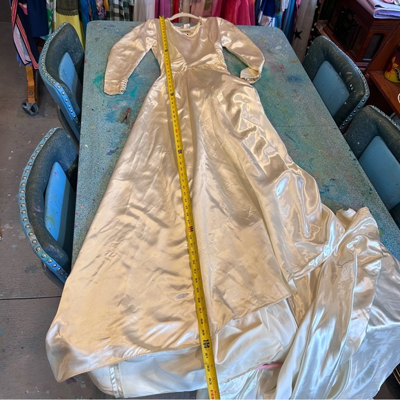 Antique 1930s Wedding Gown - Picture 11 of 17